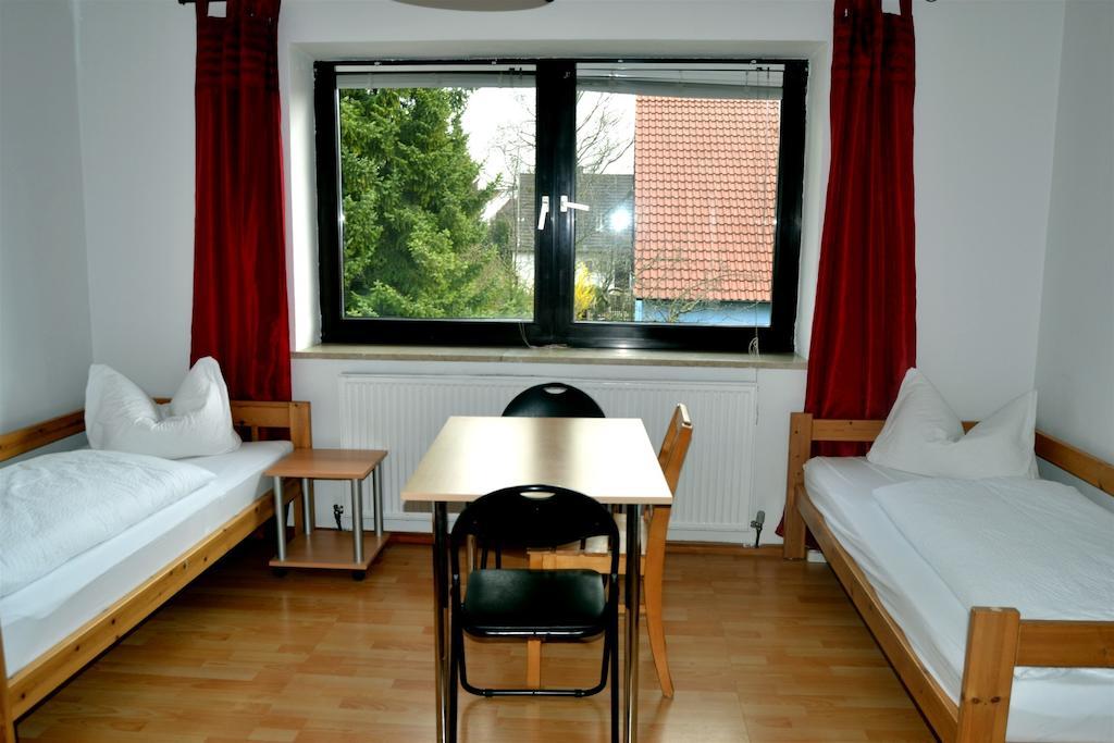 Gastehaus Sebastian Guest House Erding Room photo