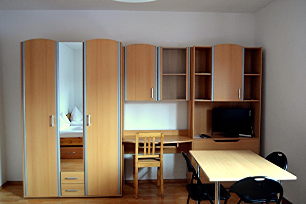 Gastehaus Sebastian Guest House Erding Room photo